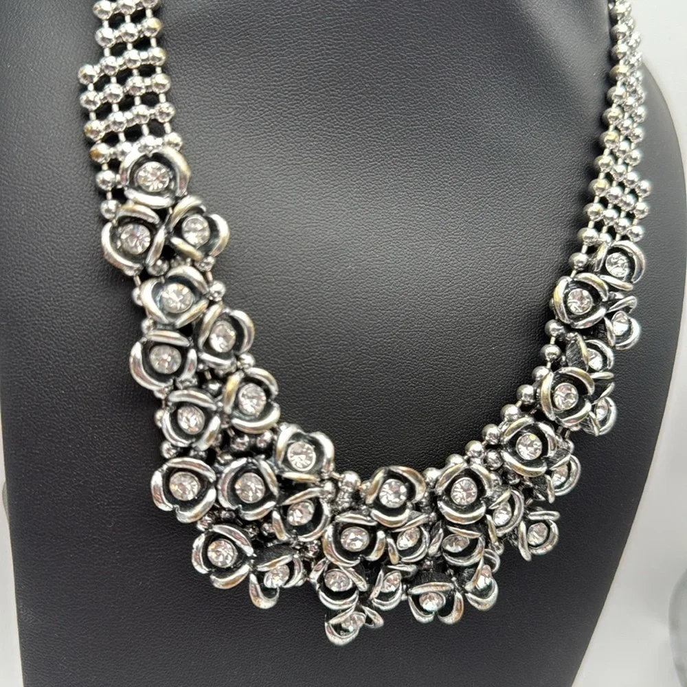 Silver tone chunky rhinestone cluster statement bib necklace y2K artsy art deco